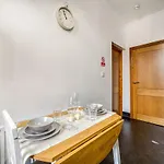 Centre 1 Bed Flat - Short Walk To Station * Bradford (West Yorkshire)