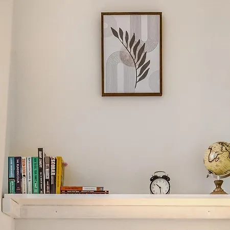 Centre 1 Bed Flat - Short Walk To Station 公寓