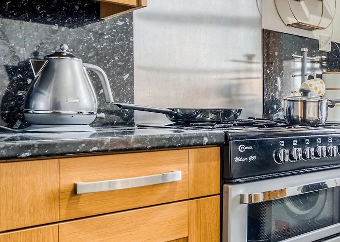 Centre 1 Bed Flat - Short Walk To Station 公寓 布雷得佛